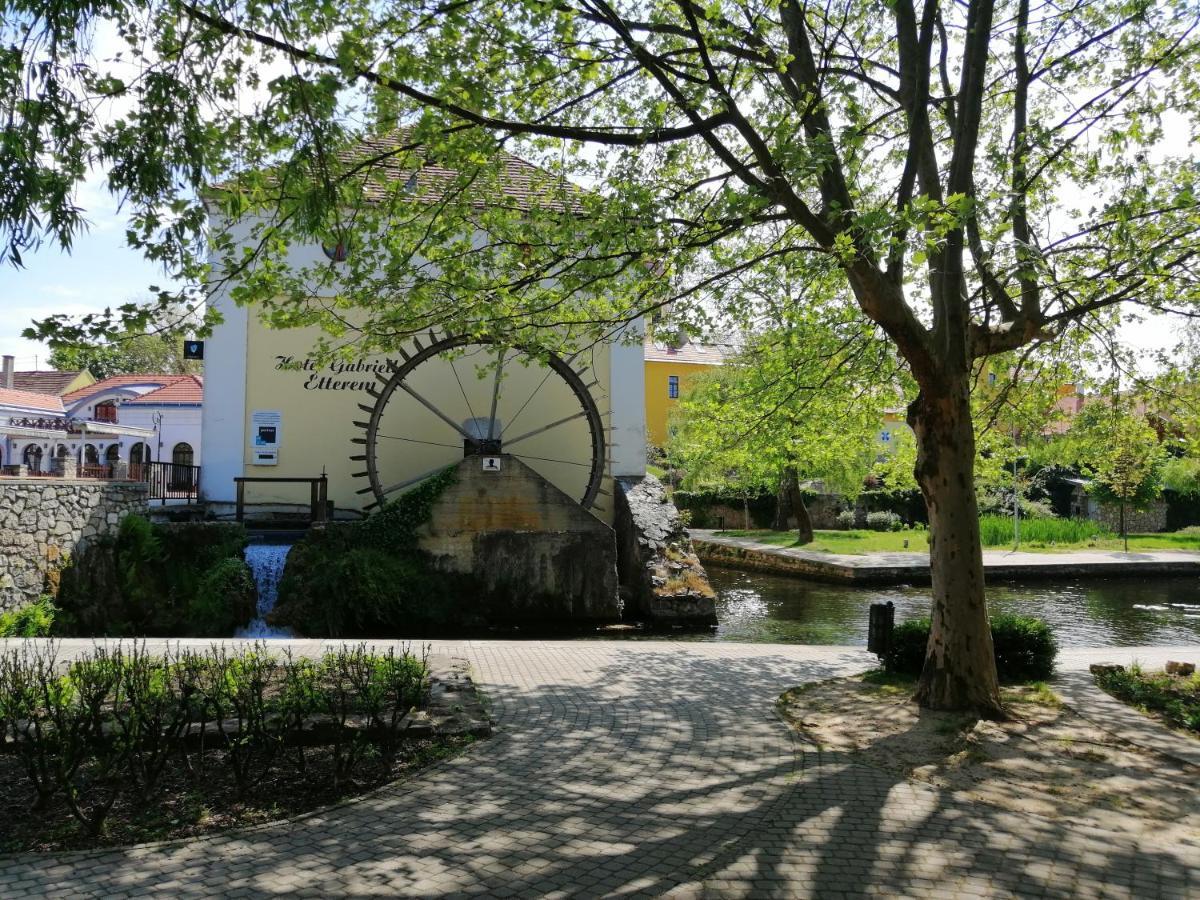Panorama Apartman Tapolca Exterior foto